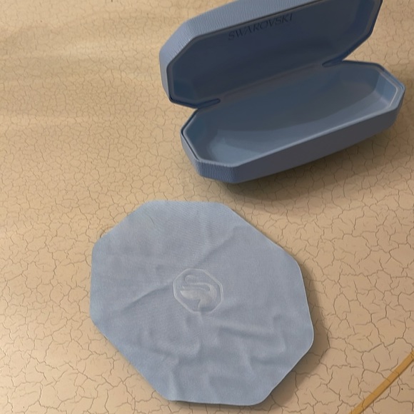 Swarovski Clamshell Eyeglasses Sunglasses Case with Cloth. Blue color - Picture 5 of 9